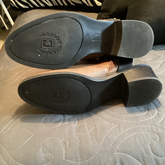 Chaps Dayna riding mid ankle boot, size 6 medium - Picture 6 of 9